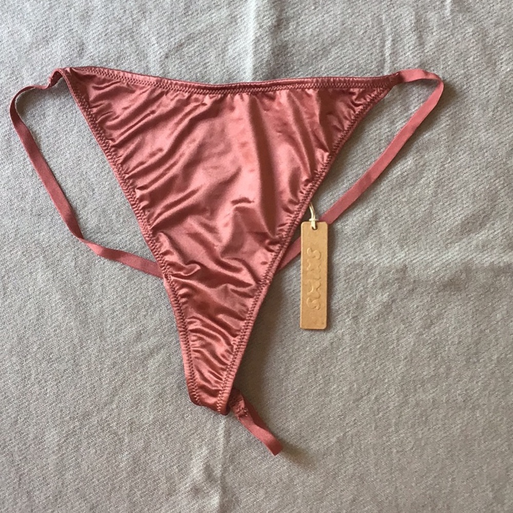 SKIMS Fits Everybody G-String Thong, color-berry, size 2X, NWT